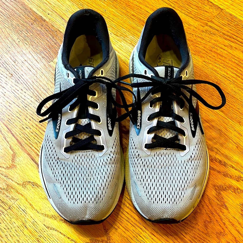 Brooks Adrenaline GTS 22 Running Shoes